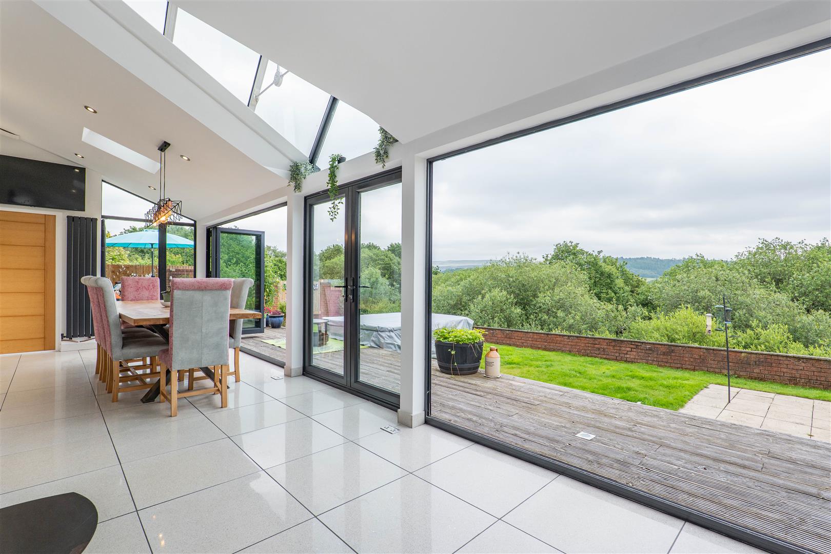 5 bed property in Merton Grove, Chorley
